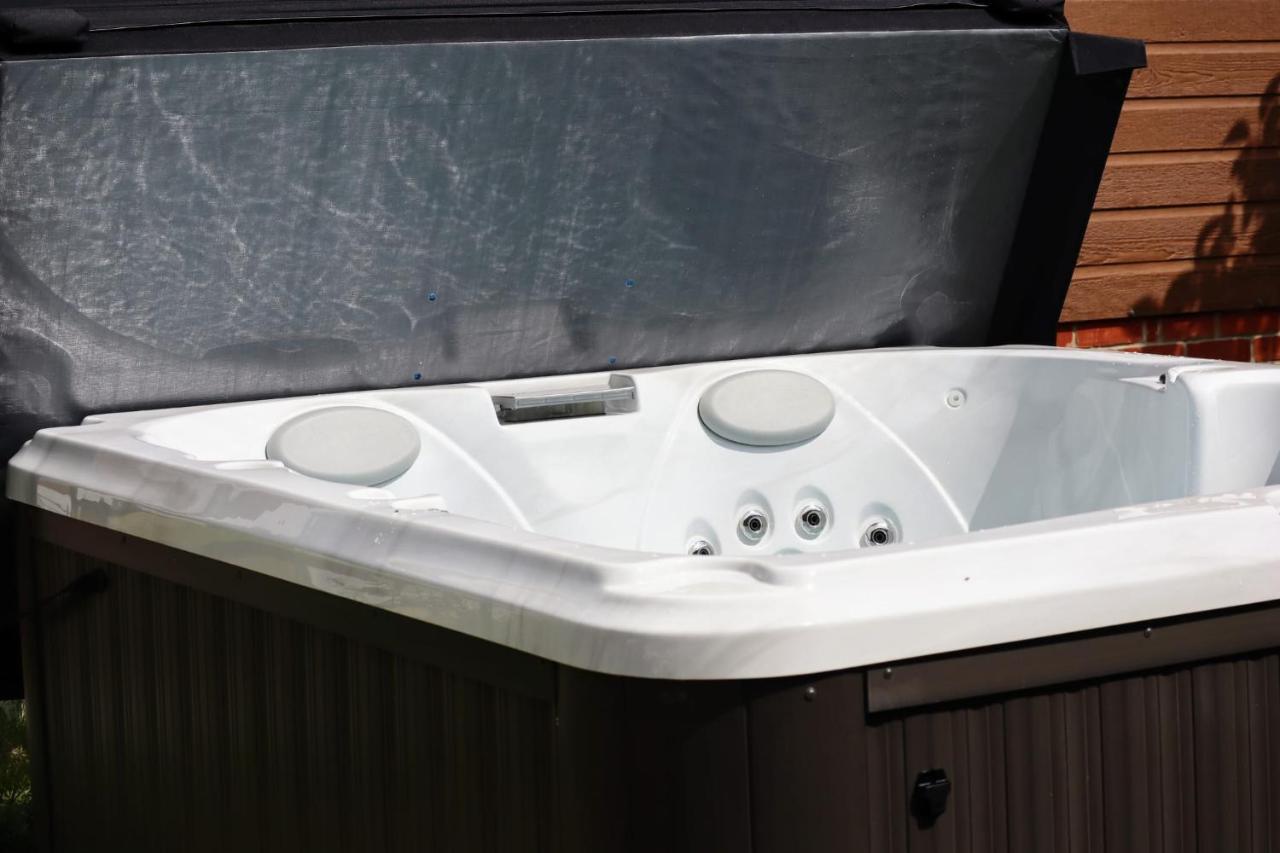 Fern Lodge With Hot Tub Stonham Aspall Экстерьер фото
